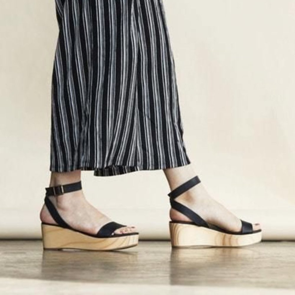 Nisolo Black and Tan Sandals